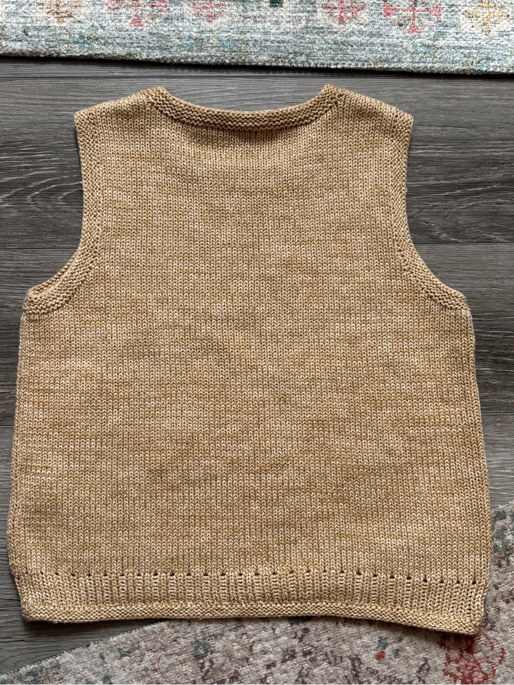 🌺Liz Claiborne🌺 (Liz Sport) Floral Tan Knit Sweater Top - Picture 4 of 4